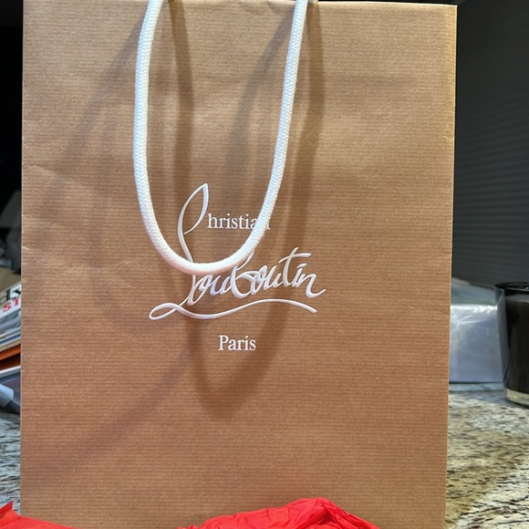 CHRISTIAN LOUBOUTIN Gift Shopping Bag with tissue and red ribbon 12.2 x 9.75 in - Picture 5 of 6